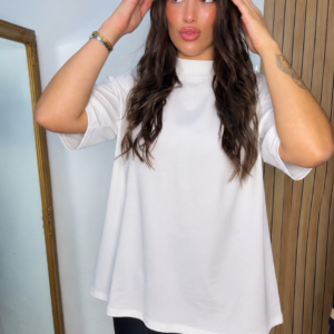 Básica oversize cuello perkin blanco