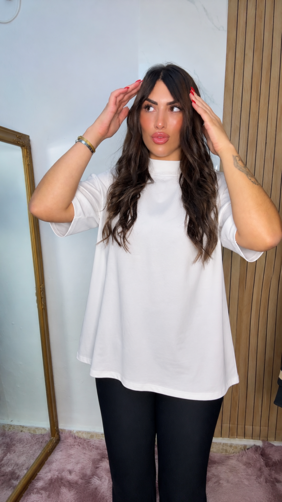 Básica oversize cuello perkin blanco