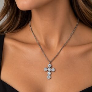 Colgante de cruz con circonita en plata