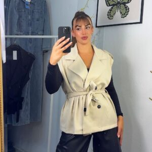 Blazer sin mangas capa de aire  crema