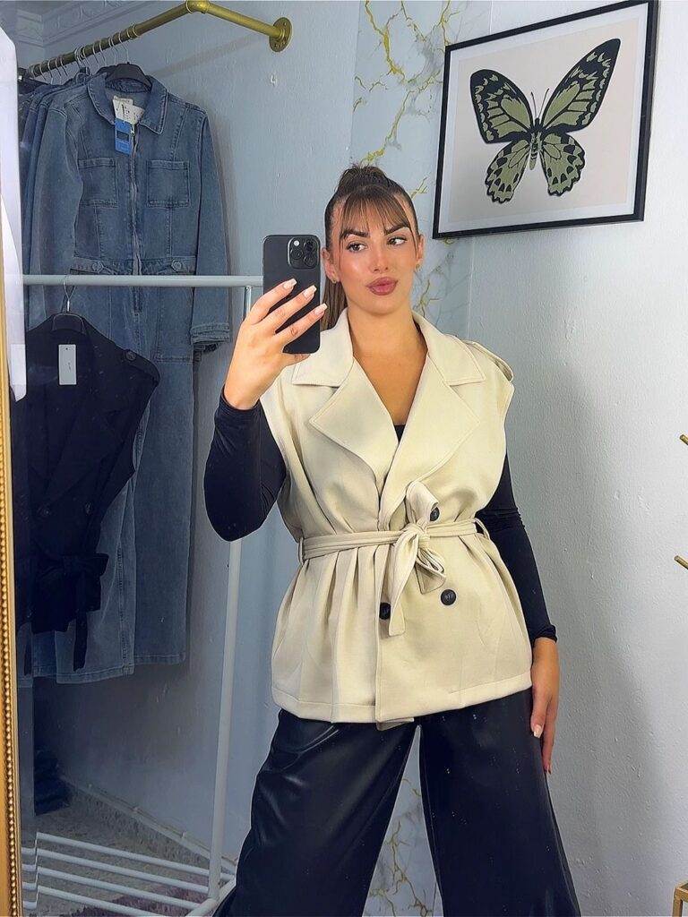 Blazer sin mangas capa de aire  crema